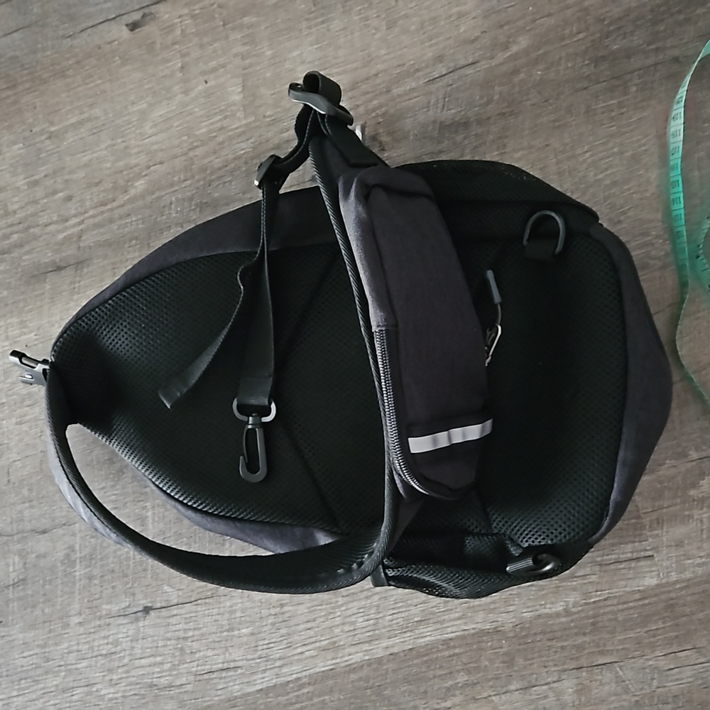 Pre-Own Multi-Use Backpack. - image 6